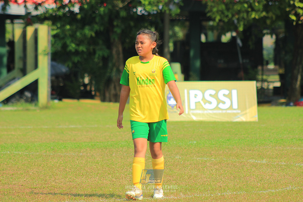 ijlu10 170825 brazillian soccer lfa vs pelita jaya soccer school