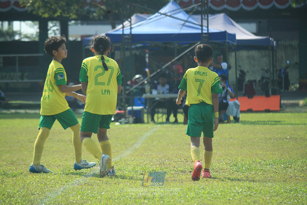 ijlu10 170825 brazillian soccer lfa vs pelita jaya soccer school