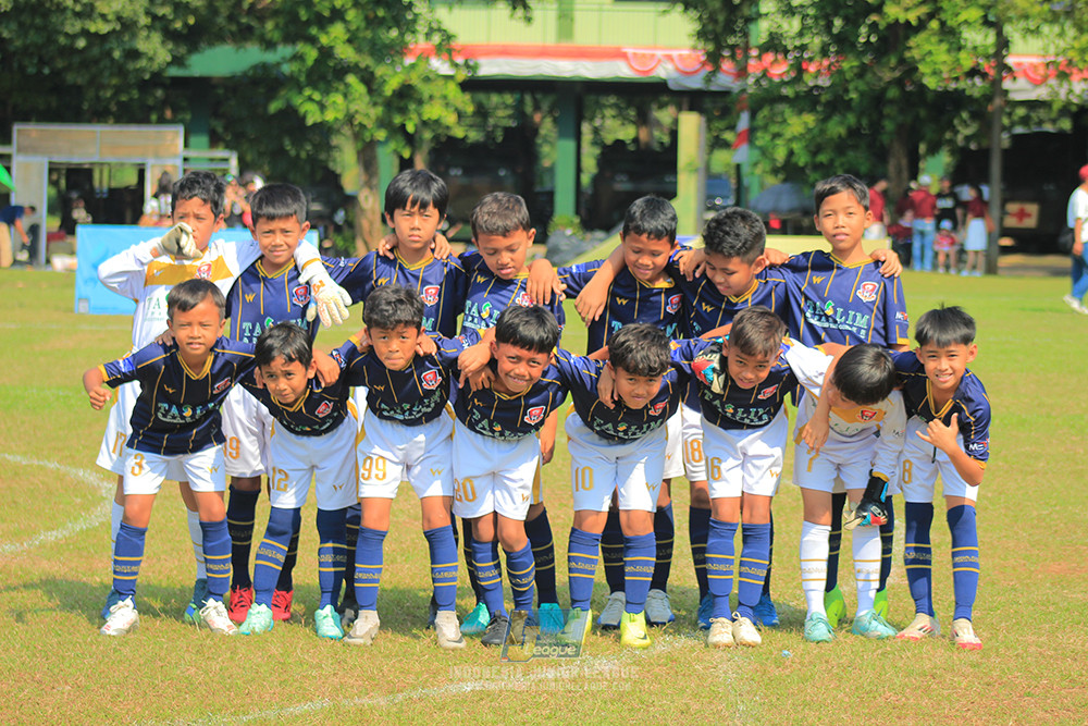 ijlu10 170825 brazillian soccer lfa vs pelita jaya soccer school