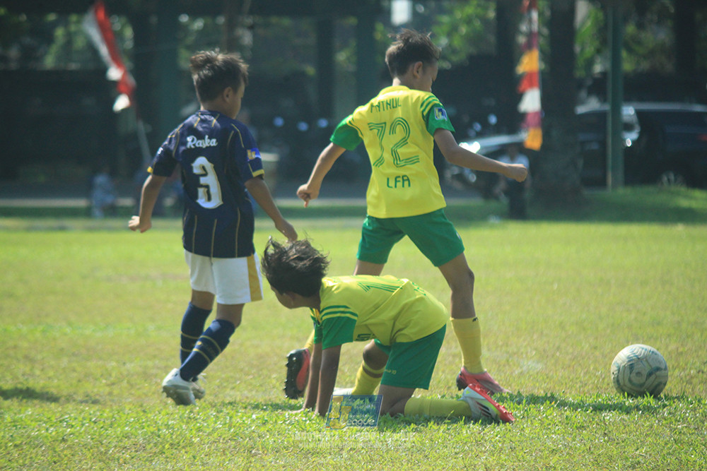 ijlu10 170825 brazillian soccer lfa vs pelita jaya soccer school