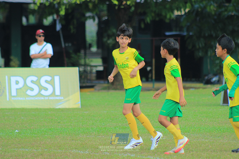 ijlu10 170825 brazillian soccer lfa vs pelita jaya soccer school
