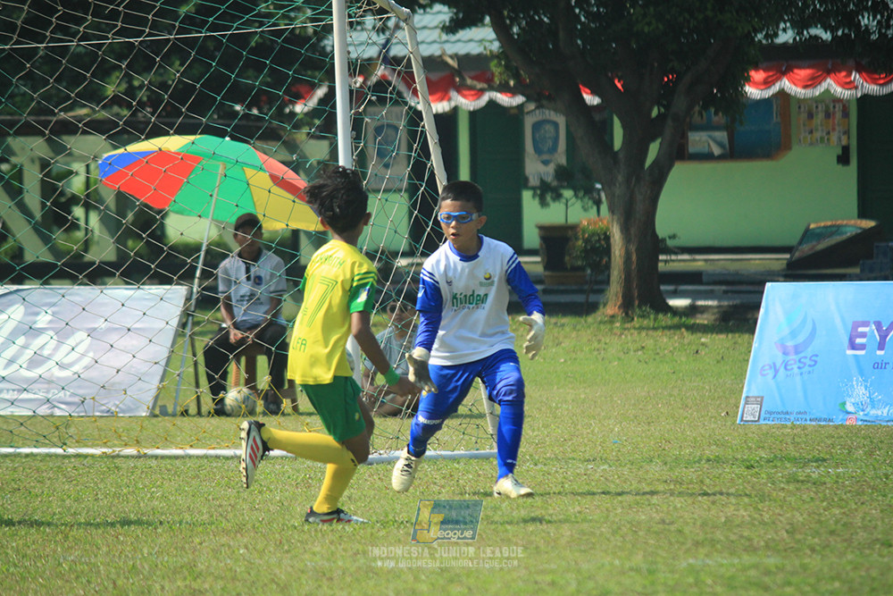 ijlu10 170825 brazillian soccer lfa vs pelita jaya soccer school