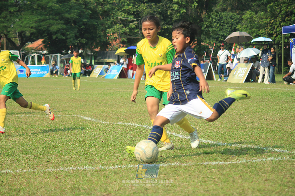ijlu10 170825 brazillian soccer lfa vs pelita jaya soccer school