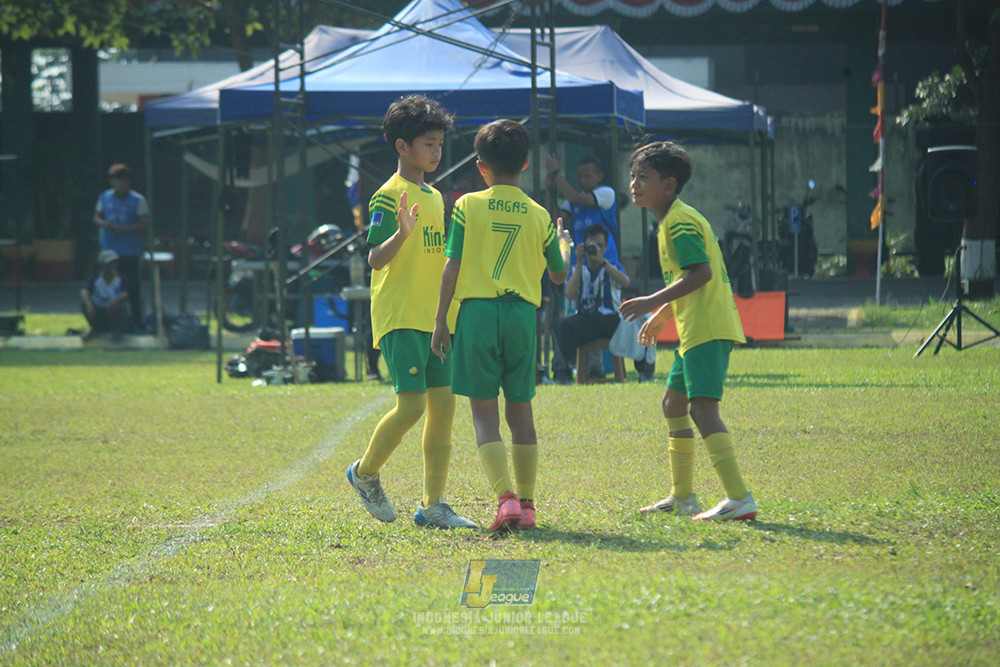 ijlu10 170825 brazillian soccer lfa vs pelita jaya soccer school