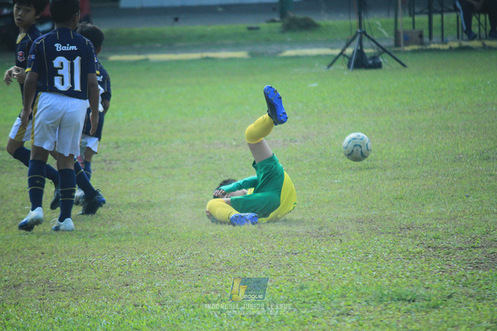 ijlu10 170825 brazillian soccer lfa vs pelita jaya soccer school