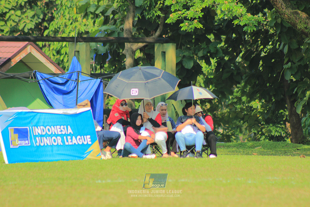 ijlu10 170825 brazillian soccer lfa vs pelita jaya soccer school