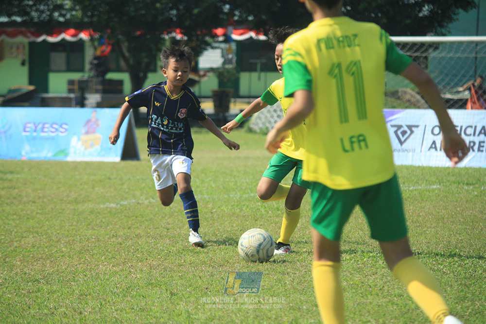 ijlu10 170825 brazillian soccer lfa vs pelita jaya soccer school