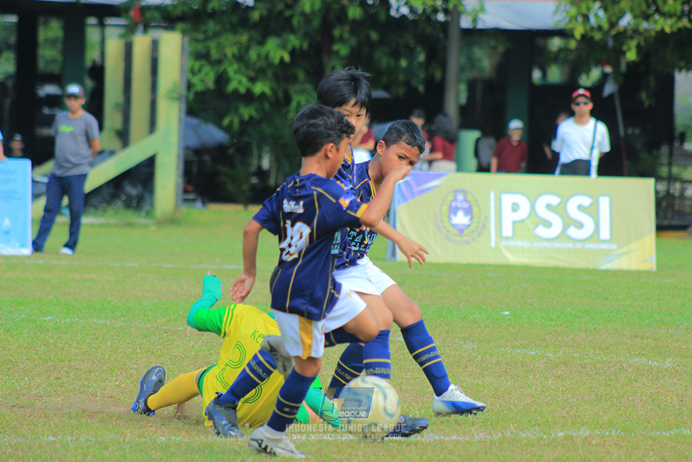 ijlu10 170825 brazillian soccer lfa vs pelita jaya soccer school