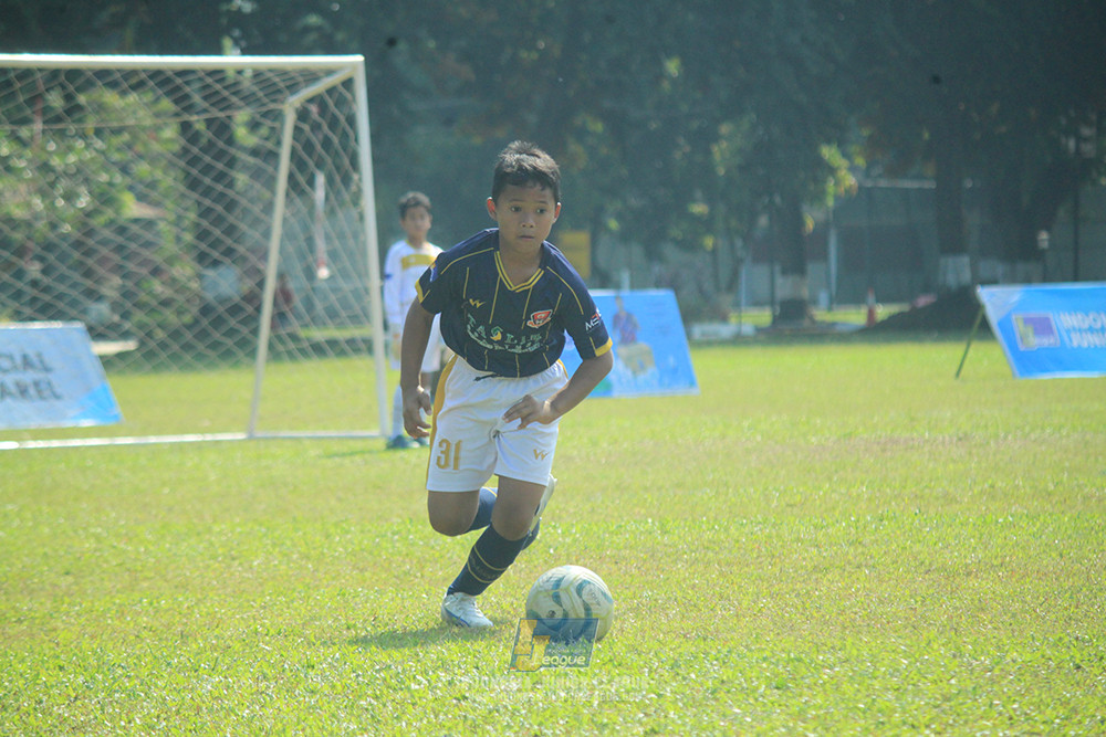 ijlu10 170825 brazillian soccer lfa vs pelita jaya soccer school