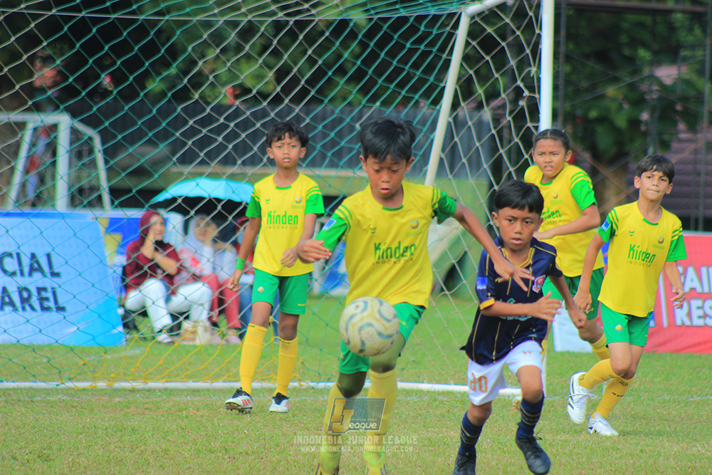 ijlu10 170825 brazillian soccer lfa vs pelita jaya soccer school