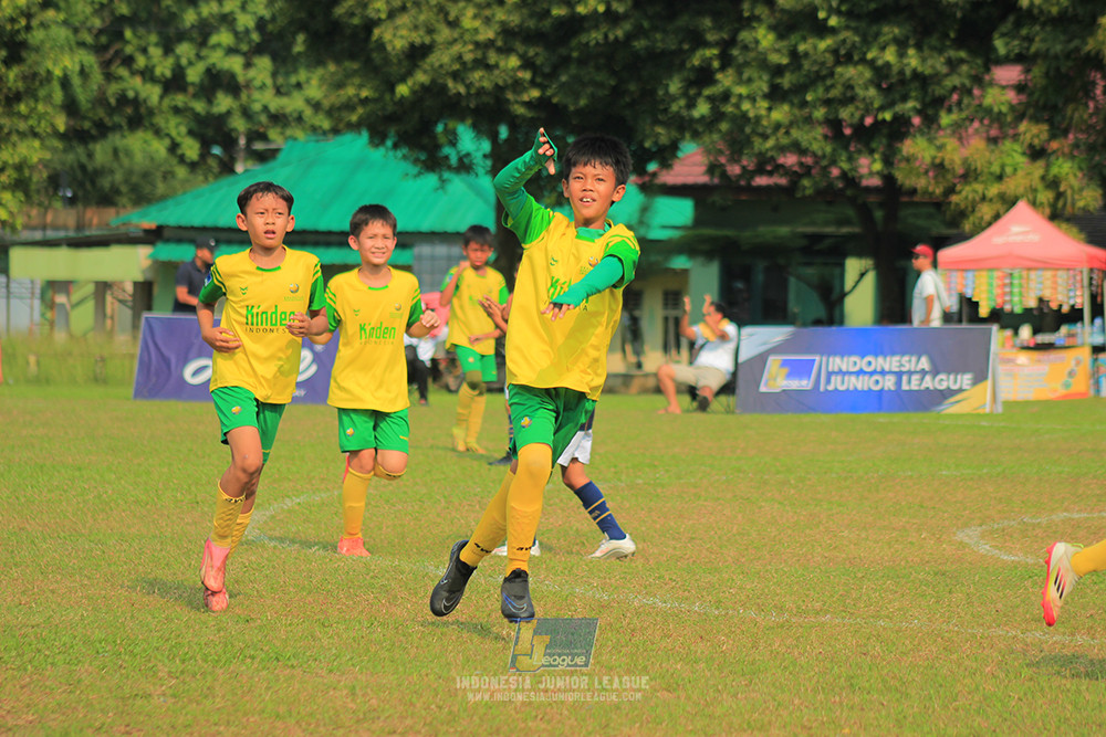 ijlu10 170825 brazillian soccer lfa vs pelita jaya soccer school