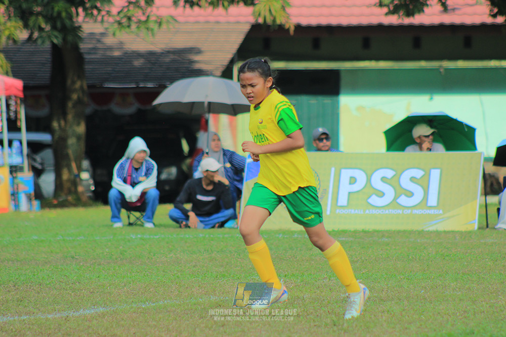 ijlu10 170825 brazillian soccer lfa vs pelita jaya soccer school