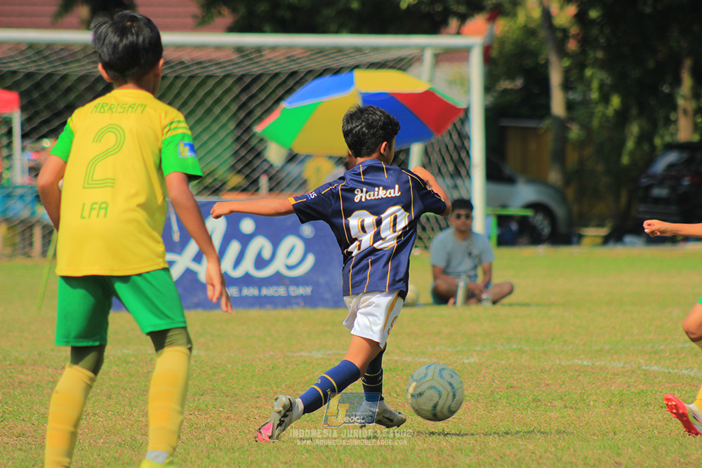 ijlu10 170825 brazillian soccer lfa vs pelita jaya soccer school