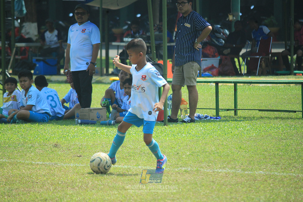 ijlu10 170825 pelita jaya soccer school vs brazillian soccer serpong