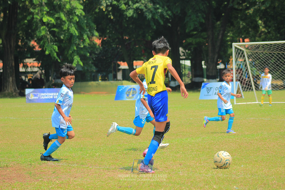 ijlu10 170825 pelita jaya soccer school vs brazillian soccer serpong