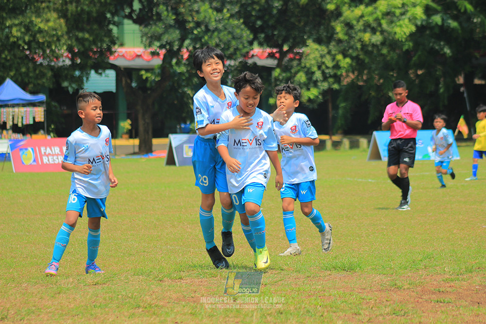 ijlu10 170825 pelita jaya soccer school vs brazillian soccer serpong