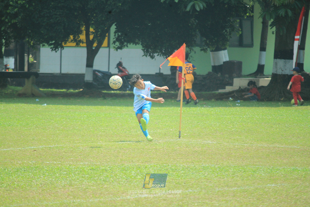 ijlu10 170825 pelita jaya soccer school vs brazillian soccer serpong