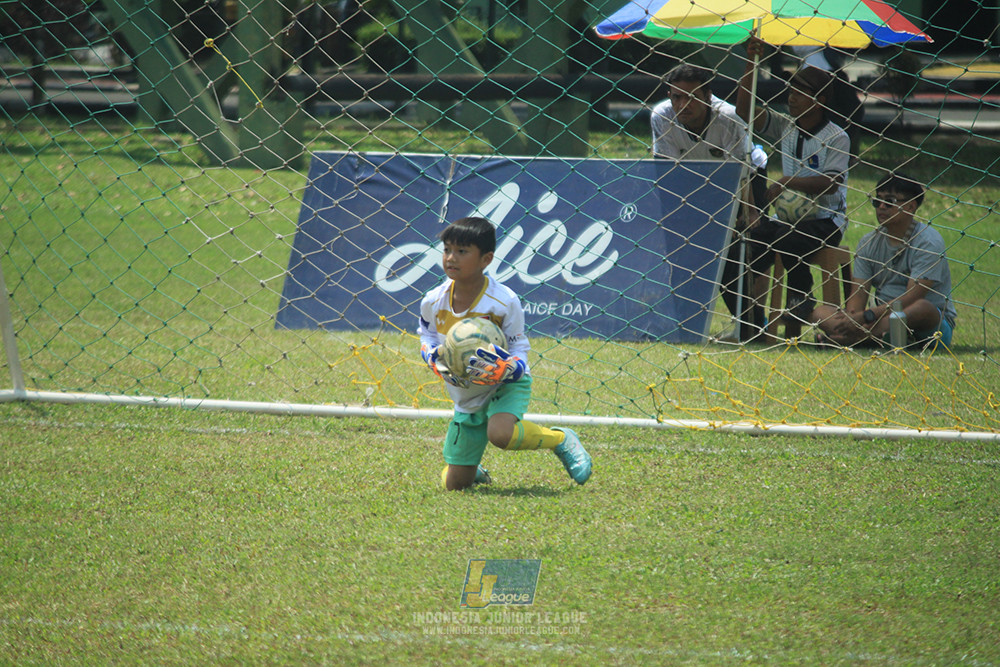 ijlu10 170825 pelita jaya soccer school vs brazillian soccer serpong