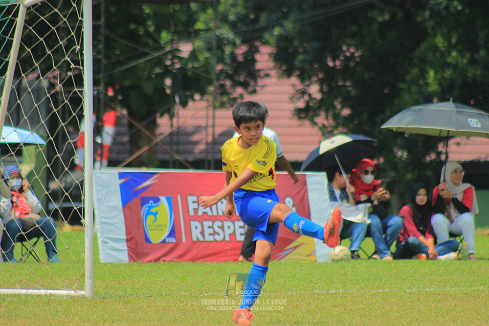 ijlu10 170825 pelita jaya soccer school vs brazillian soccer serpong