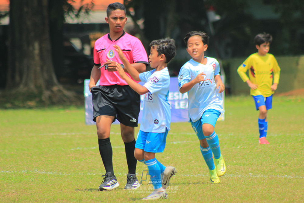 ijlu10 170825 pelita jaya soccer school vs brazillian soccer serpong