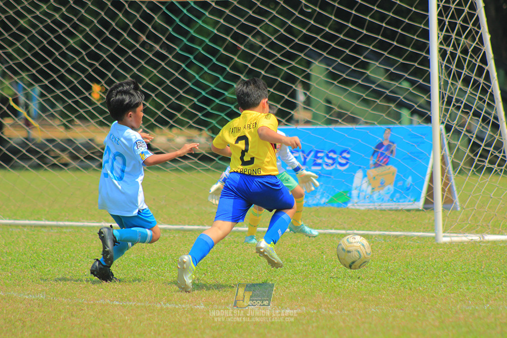 ijlu10 170825 pelita jaya soccer school vs brazillian soccer serpong
