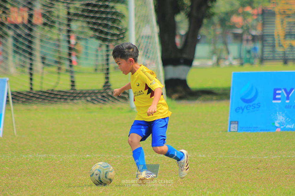 ijlu10 170825 pelita jaya soccer school vs brazillian soccer serpong