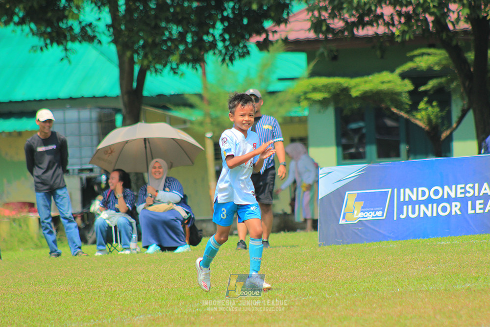 ijlu10 170825 pelita jaya soccer school vs brazillian soccer serpong