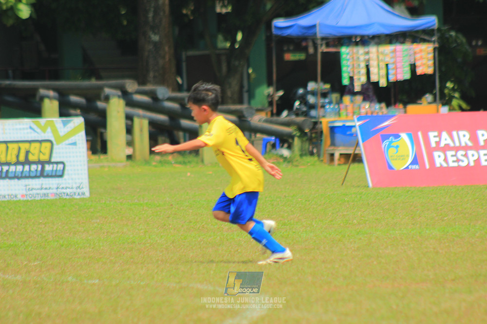 ijlu10 170825 pelita jaya soccer school vs brazillian soccer serpong