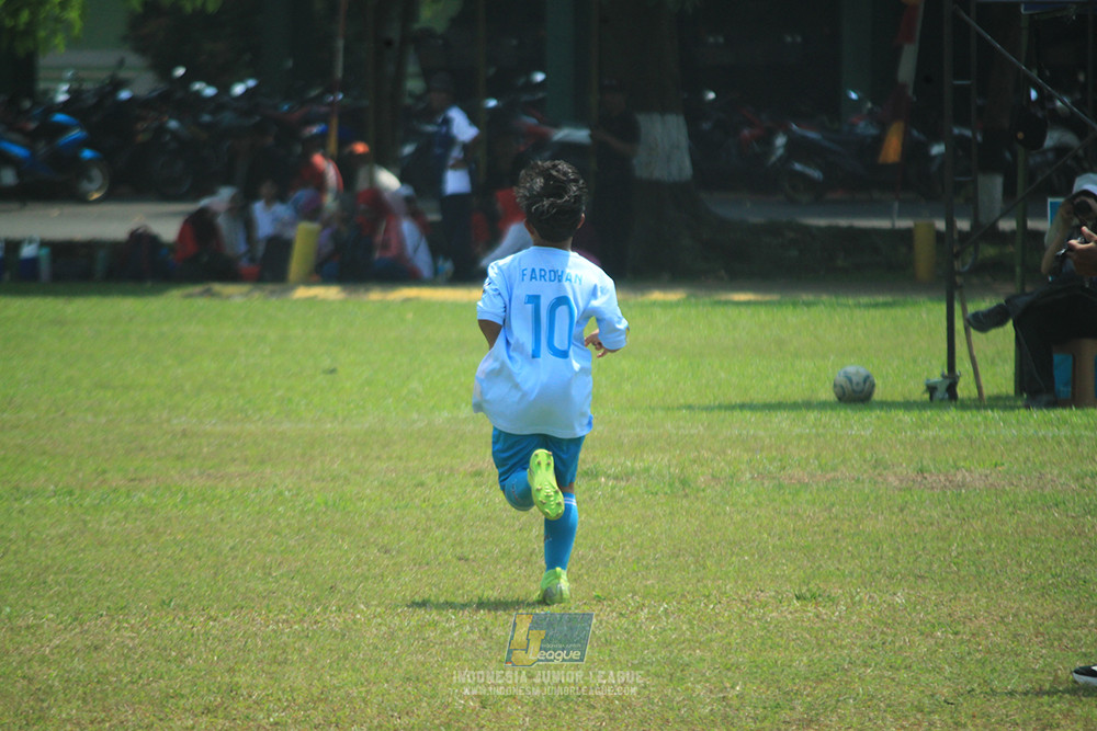 ijlu10 170825 pelita jaya soccer school vs brazillian soccer serpong
