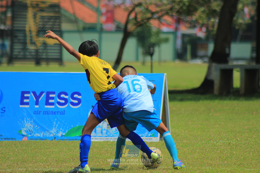 ijlu10 170825 pelita jaya soccer school vs brazillian soccer serpong