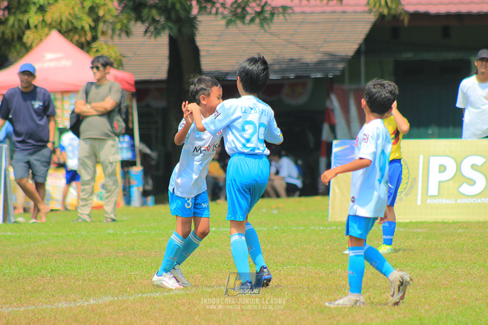 ijlu10 170825 pelita jaya soccer school vs brazillian soccer serpong