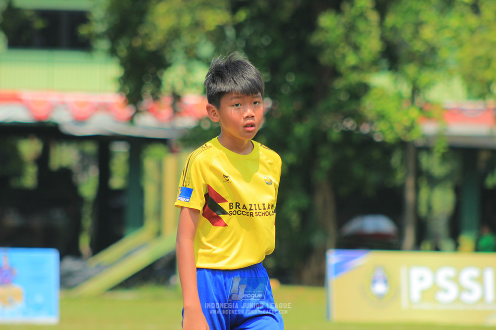 ijlu10 170825 pelita jaya soccer school vs brazillian soccer serpong