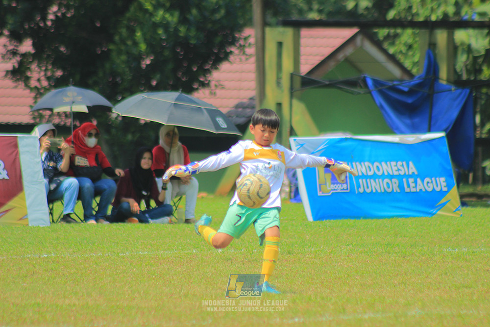 ijlu10 170825 pelita jaya soccer school vs brazillian soccer serpong