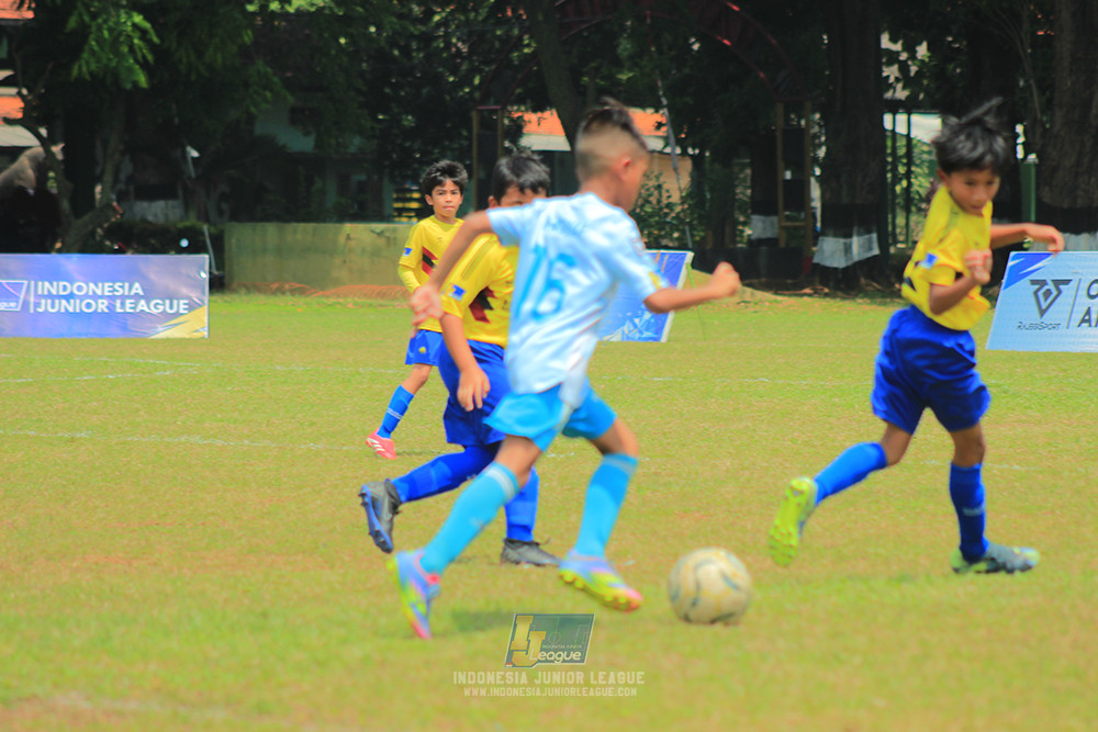 ijlu10 170825 pelita jaya soccer school vs brazillian soccer serpong