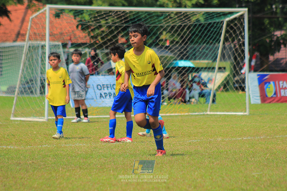 ijlu10 170825 pelita jaya soccer school vs brazillian soccer serpong