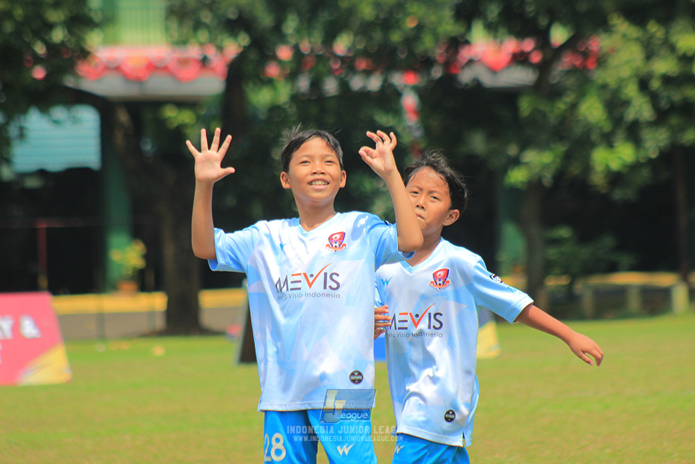 ijlu10 170825 pelita jaya soccer school vs brazillian soccer serpong