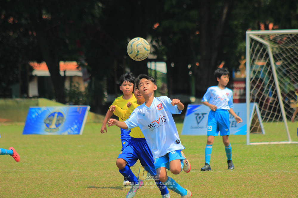 ijlu10 170825 pelita jaya soccer school vs brazillian soccer serpong