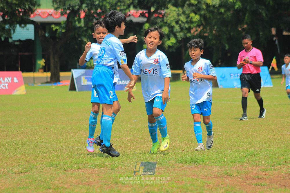 ijlu10 170825 pelita jaya soccer school vs brazillian soccer serpong