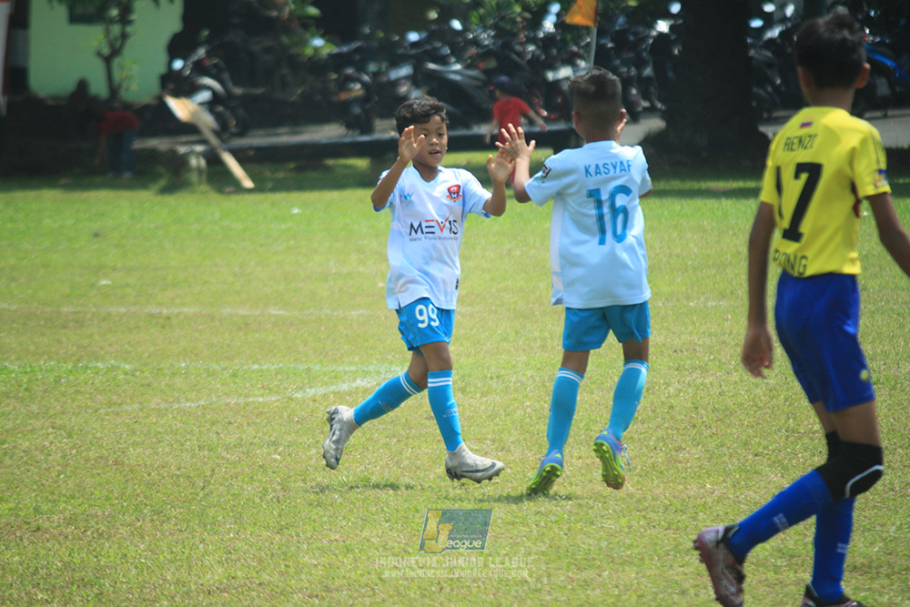 ijlu10 170825 pelita jaya soccer school vs brazillian soccer serpong