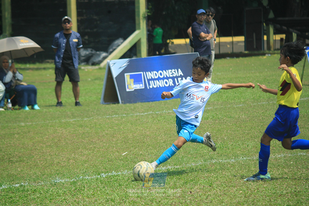 ijlu10 170825 pelita jaya soccer school vs brazillian soccer serpong