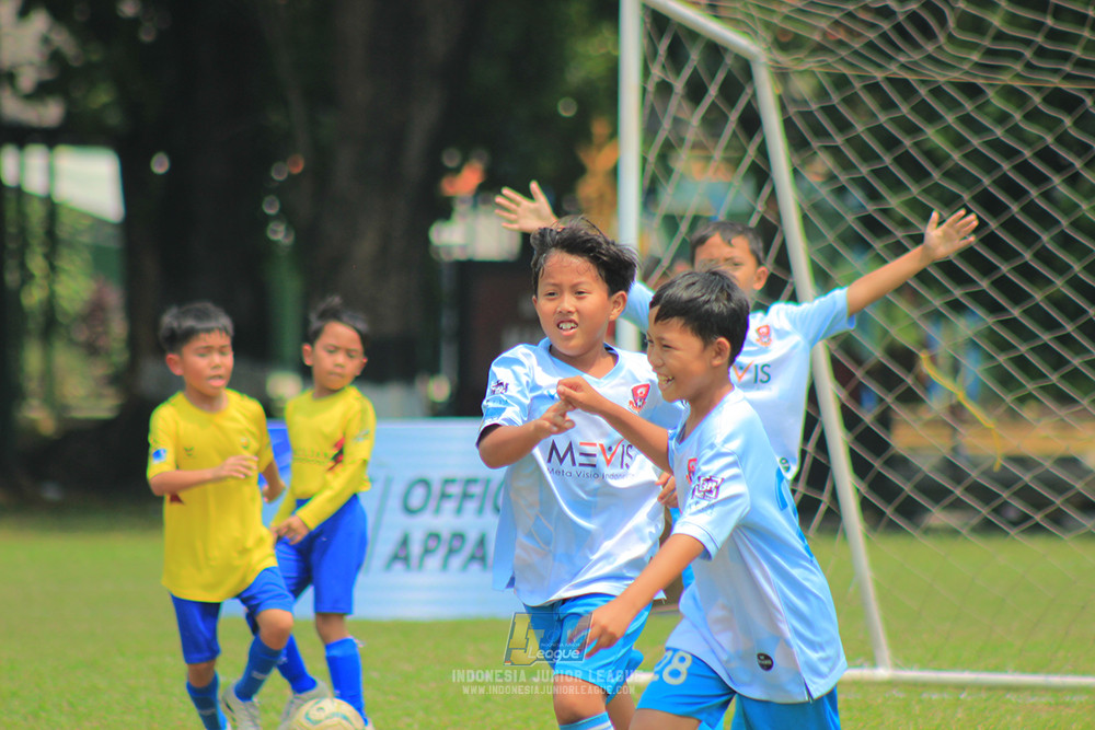 ijlu10 170825 pelita jaya soccer school vs brazillian soccer serpong