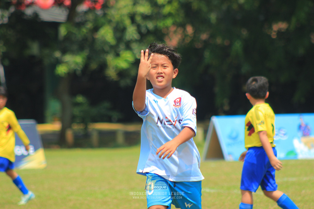 ijlu10 170825 pelita jaya soccer school vs brazillian soccer serpong
