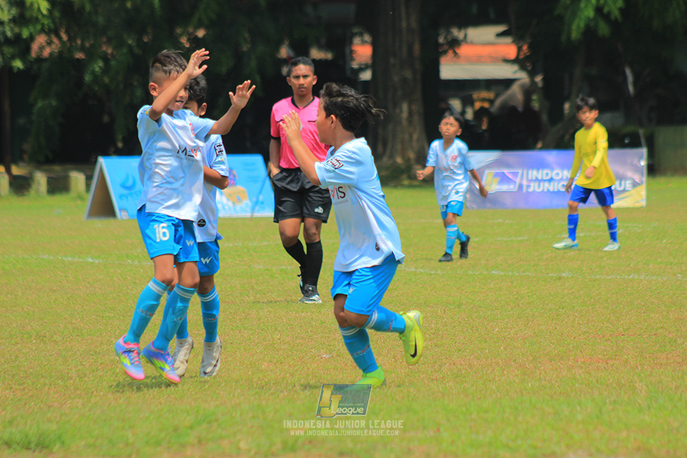 ijlu10 170825 pelita jaya soccer school vs brazillian soccer serpong