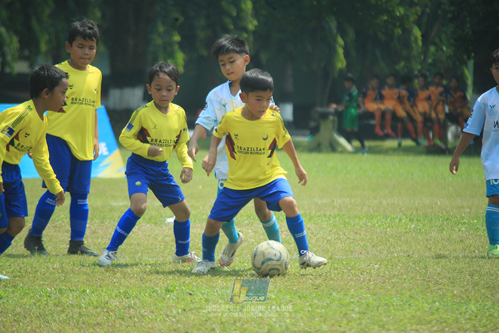 ijlu10 170825 pelita jaya soccer school vs brazillian soccer serpong