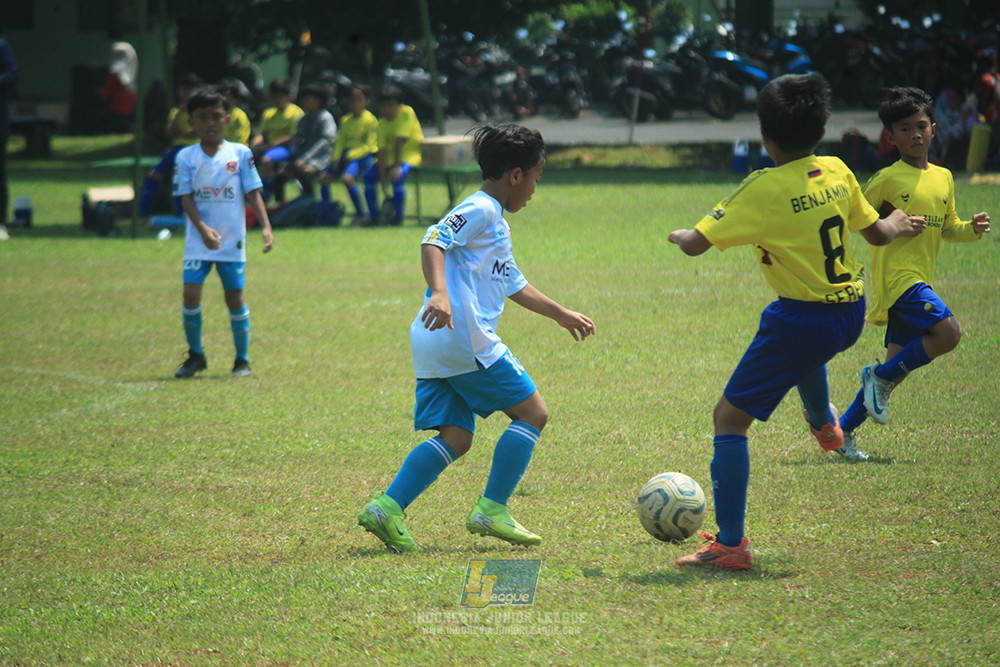 ijlu10 170825 pelita jaya soccer school vs brazillian soccer serpong