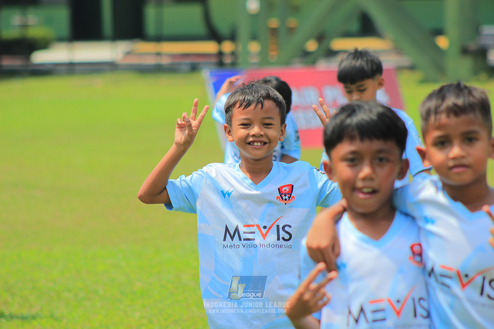 ijlu10 170825 pelita jaya soccer school vs brazillian soccer serpong