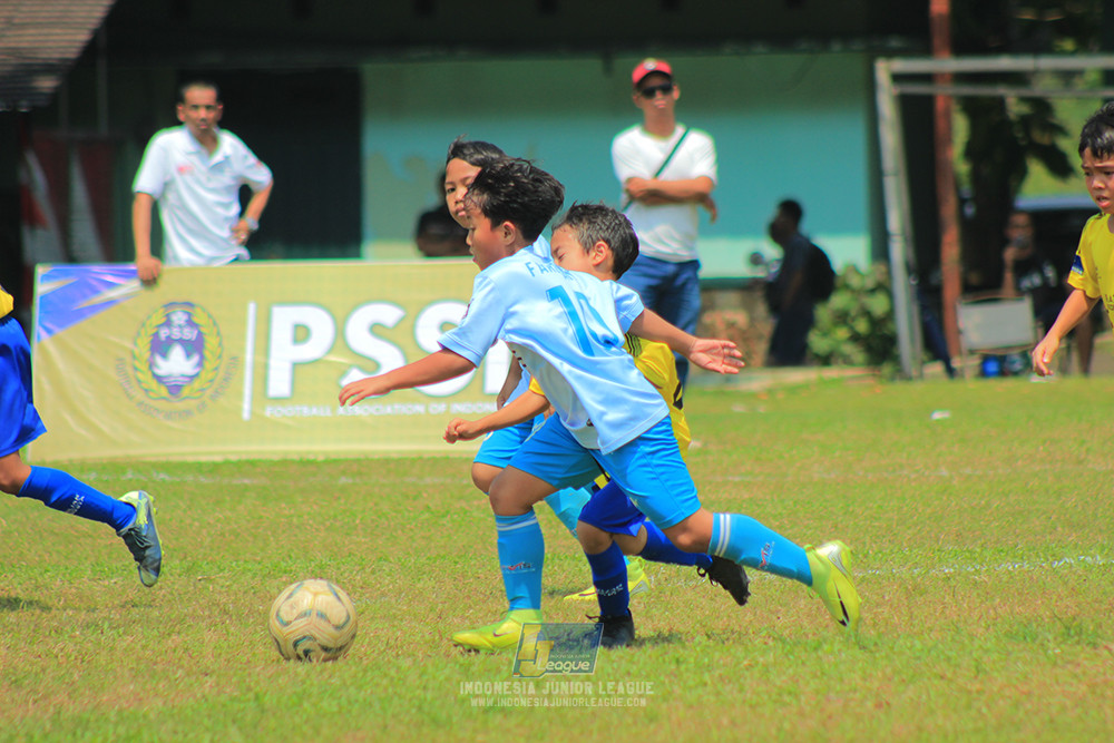 ijlu10 170825 pelita jaya soccer school vs brazillian soccer serpong