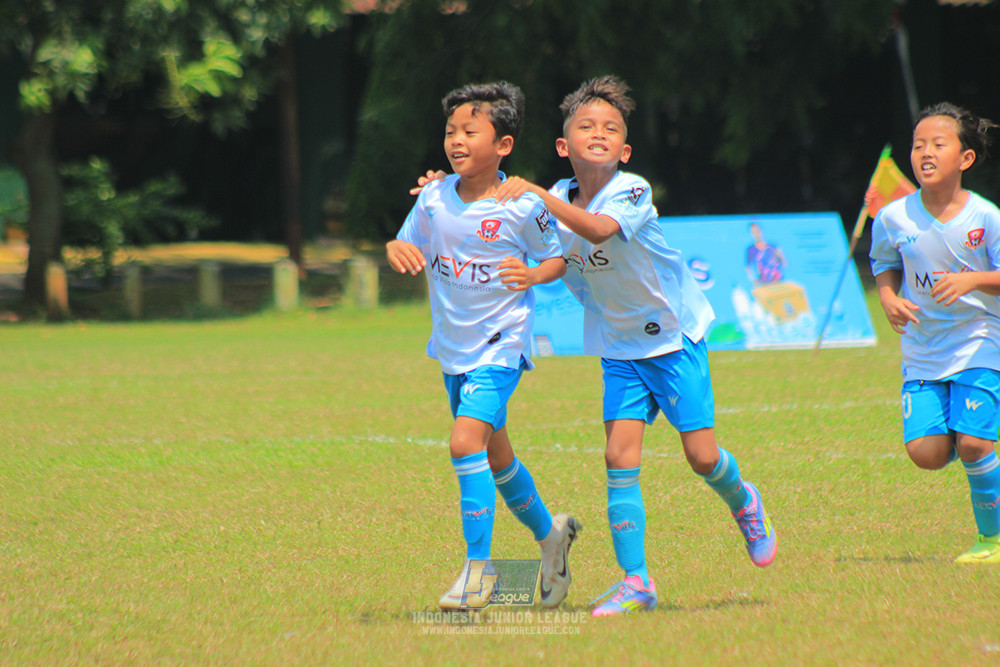 ijlu10 170825 pelita jaya soccer school vs brazillian soccer serpong