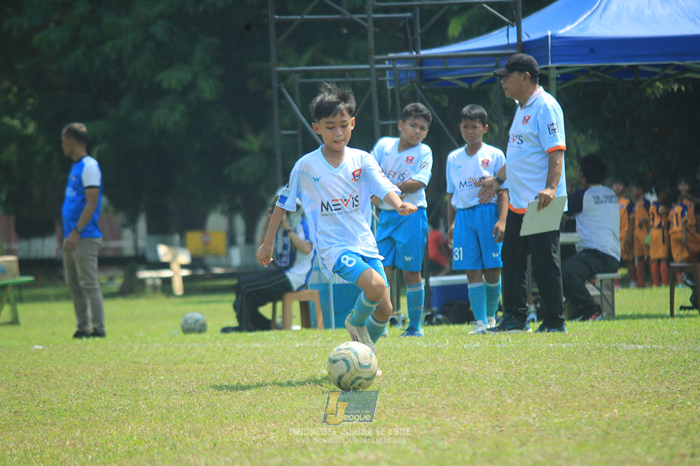 ijlu10 170825 pelita jaya soccer school vs brazillian soccer serpong