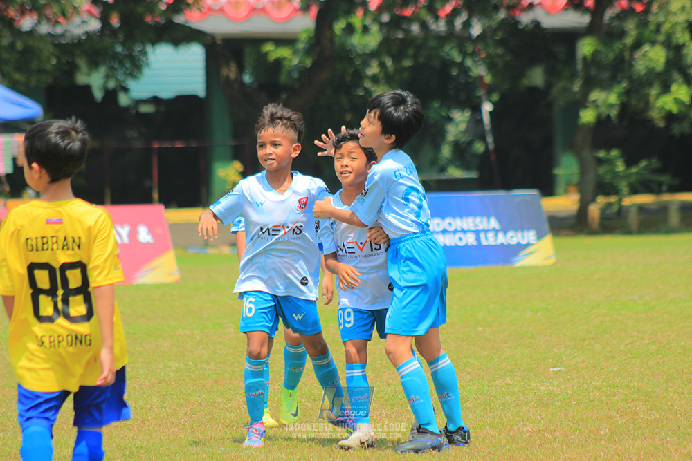 ijlu10 170825 pelita jaya soccer school vs brazillian soccer serpong